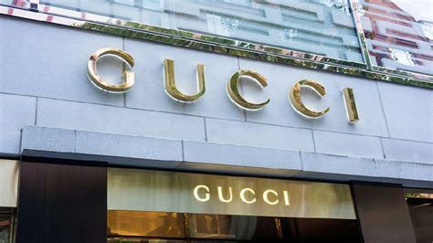 gucci accepts ape|Gucci first luxury brand to accept ApeCoin cryptocurrency in store.